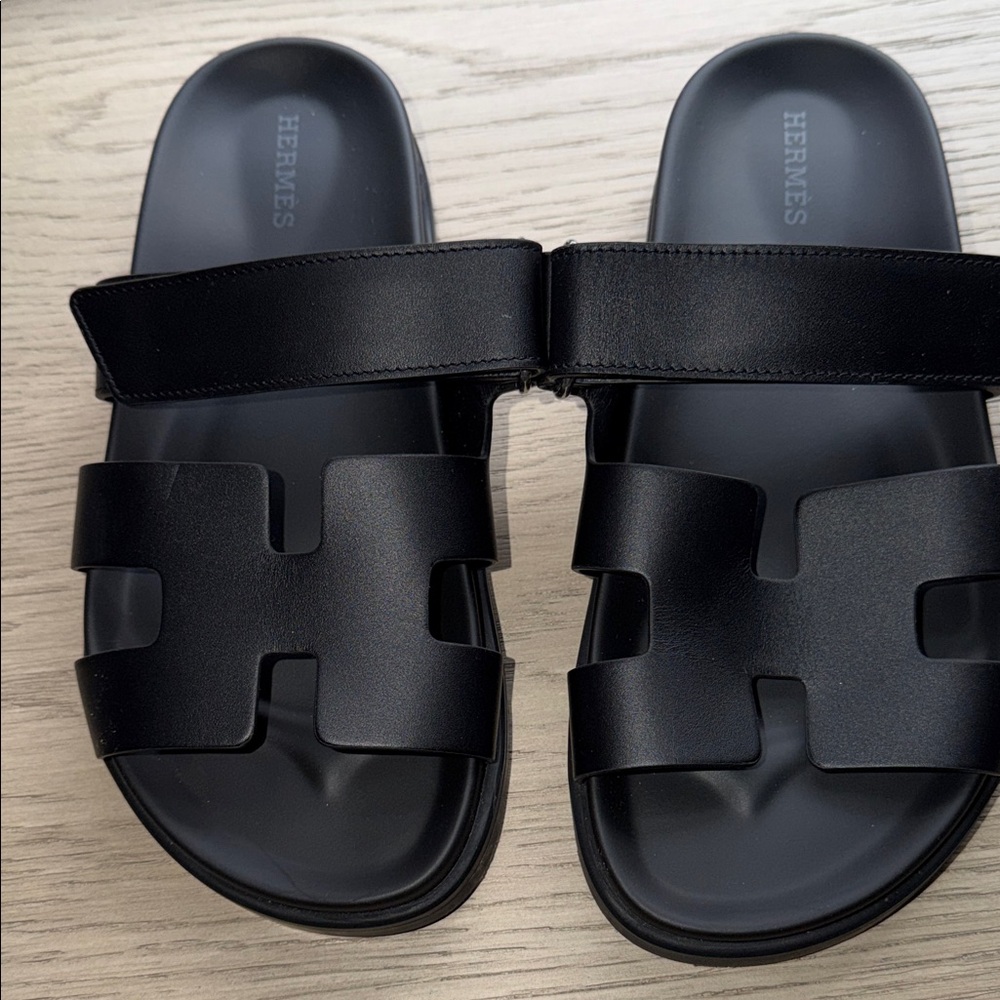 Hermes Chypre sandal / Black most wanted